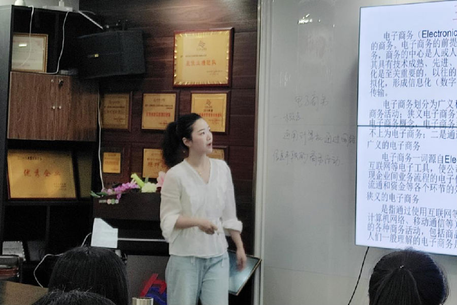 谢老师授课精彩剪影.png
