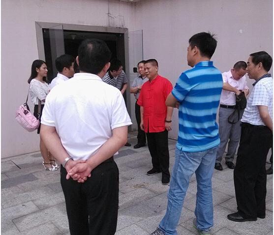 正在上传...